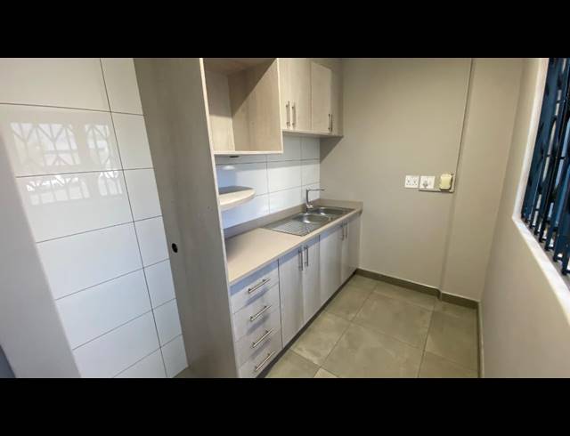 2,596M² WAREHOUSE TO LET IN LOUWLARDIA